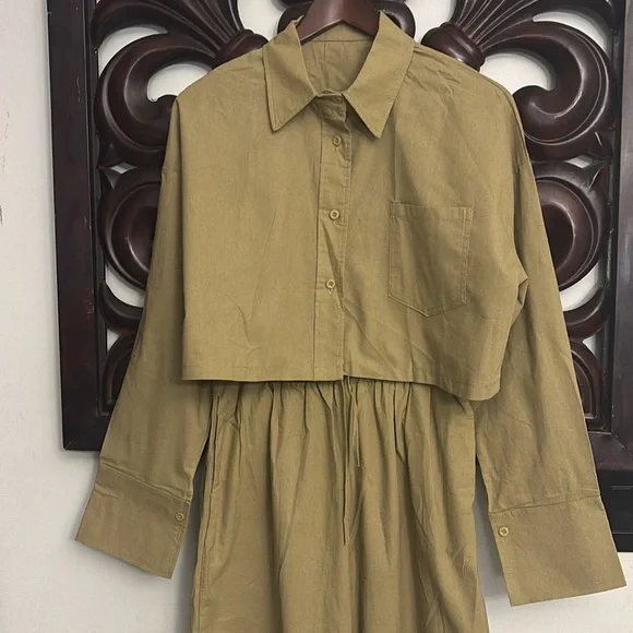 Two Piece Outfit ; High Rise Wide Leg Pants and Long Sleeve Crop BNWOT - Picture 2 of 14